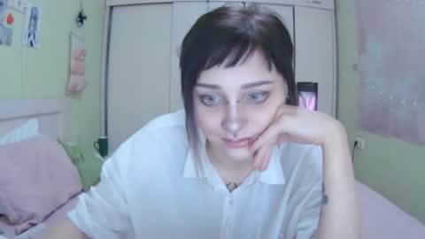 Snapshot of lynncottingham chatting on October 13, 10:37 am Kira online show from October 13, 10:37 am