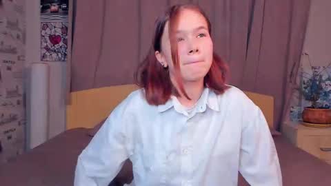 Cozy Lynns room online show from November 24, 8:36 am