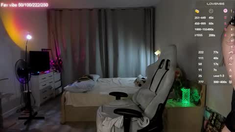 lynne_dawson online show from March 10, 5:07 pm