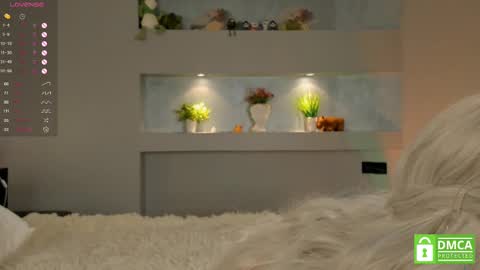 Lola online show from March 5, 9:04 pm