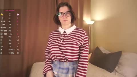 Lola online show from December 3, 3:43 pm