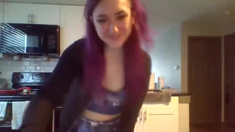 Lynn  online show from February 4, 6:14 pm