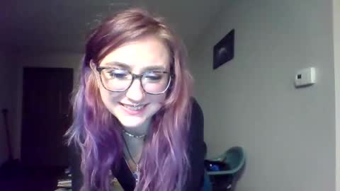 Lynn  online show from March 7, 11:46 pm