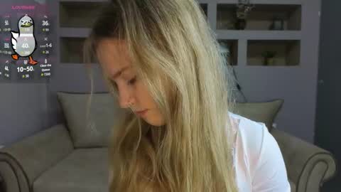 Lynn online show from November 9, 3:32 pm