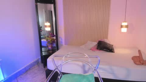 lyrafrost5 online show from March 10, 5:34 am