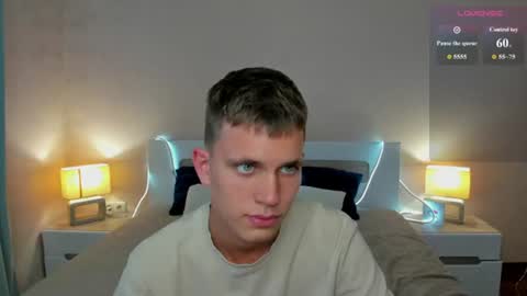 Snapshot of m0neyken_ chatting on July 1, 8:38 am m0neyken_ online show from July 1, 8:38 am
