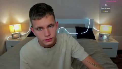 Snapshot of m0neyken_ chatting on July 3, 2:51 am m0neyken_ online show from July 3, 2:51 am