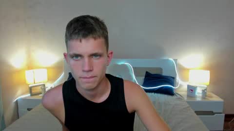Snapshot of m0neyken_ chatting on July 5, 2:40 am m0neyken_ online show from July 5, 2:40 am