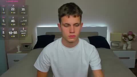 Snapshot of m0neyken_ chatting on July 26, 2:20 am m0neyken_ online show from July 26, 2:20 am