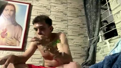 m0ntana777 online show from March 17, 3:55 am