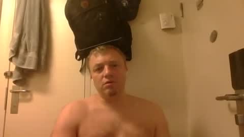 Snapshot of m15kala chatting on December 3, 8:00 am m15kala online show from December 3, 8:00 am