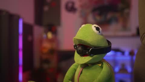 Snapshot of m1agarand chatting on November 6, 7:48 pm M1A Dddy online show from November 6, 7:48 pm