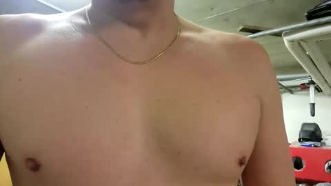 Snapshot of m1guele chatting on January 7, 12:34 am Fucklover online show from January 7, 12:34 am