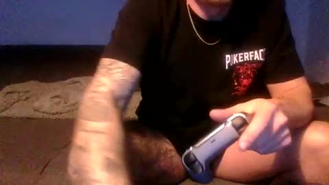 Snapshot of m1guele chatting on January 11, 1:06 am Fucklover online show from January 11, 1:06 am