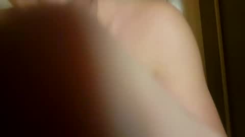 Snapshot of m1guele chatting on January 15, 3:54 am Fucklover online show from January 15, 3:54 am