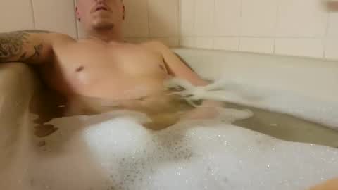 Snapshot of m1guele chatting on February 22, 9:04 pm Fucklover online show from February 22, 9:04 pm