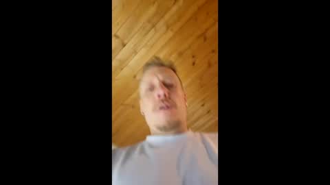 Snapshot of m1guele chatting on February 23, 11:58 pm Fucklover online show from February 23, 11:58 pm