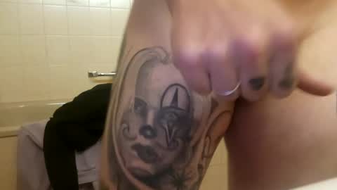 Snapshot of m1guele chatting on March 12, 11:22 pm Fucklover online show from March 12, 11:22 pm