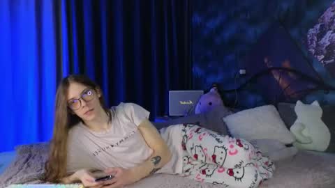 Snapshot of m1shq chatting on December 5, 1:47 am m1shq online show from December 5, 1:47 am