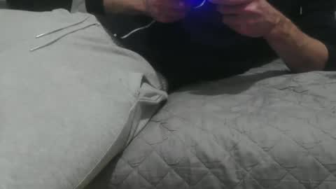 m4dh4tter24 online show from December 7, 9:00 pm