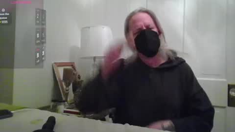 Snapshot of m54whrdn2 chatting on December 23, 2:13 am m54whrdn online show from December 23, 2:13 am