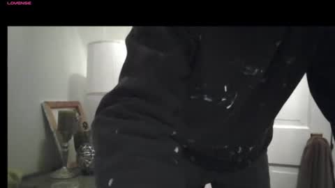 Snapshot of m54whrdn2 chatting on January 4, 1:42 am m54whrdn online show from January 4, 1:42 am