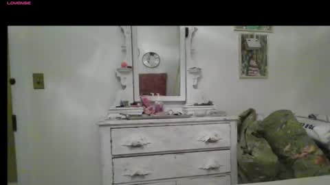 Snapshot of m54whrdn2 chatting on January 12, 2:24 am m54whrdn online show from January 12, 2:24 am