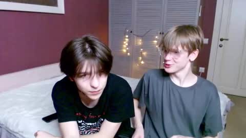 Snapshot of m_s_a_ chatting on October 24, 5:31 pm Michael and Kai online show from October 24, 5:31 pm