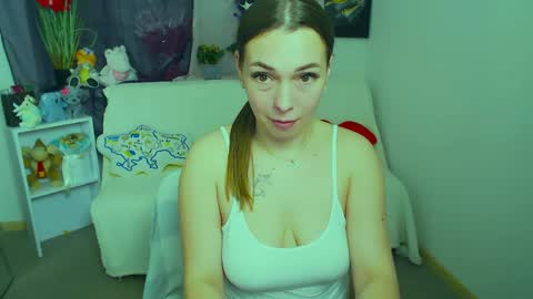 Vikki online show from April 25, 1:41 pm