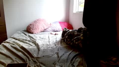 maaddy_thompson online show from April 28, 5:51 pm