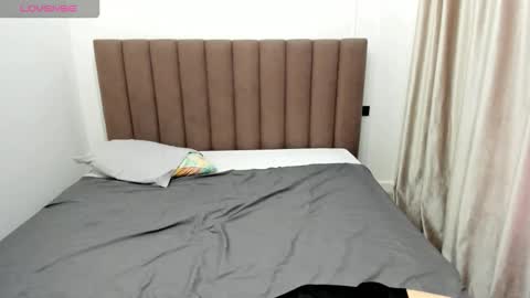 Snapshot of maakimita chatting on December 3, 7:49 am maakimita online show from December 3, 7:49 am