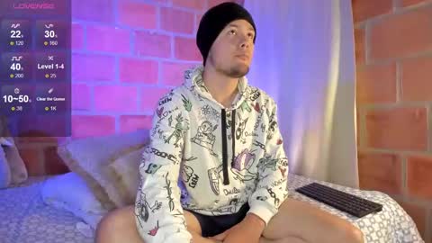 Snapshot of maax_taylor01 chatting on March 7, 9:51 am online show from March 7, 9:51 am