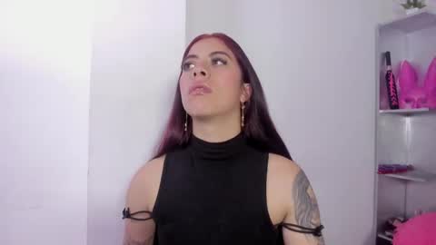 Snapshot of maazikeen chatting on October 1, 7:03 am Mazikeen online show from October 1, 7:03 am