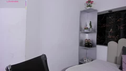 Snapshot of maazikeen chatting on October 28, 8:29 am Mazikeen online show from October 28, 8:29 am