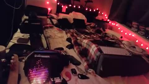 mac1119 online show from March 8, 9:35 am