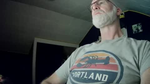Snapshot of mac8181 chatting on December 7, 10:23 am mac8181 online show from December 7, 10:23 am