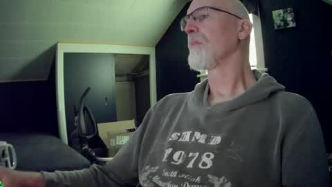Snapshot of mac8181 chatting on April 25, 11:13 am mac8181 online show from April 25, 11:13 am