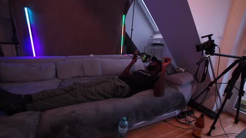 Mac Troy online show from December 18, 2:49 pm