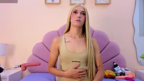 Snapshot of macarena_05_ chatting on November 7, 2:44 am macarena_05_ online show from November 7, 2:44 am