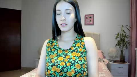 Snapshot of macarena_vallejo_ chatting on October 30, 3:30 am Macarena online show from October 30, 3:30 am