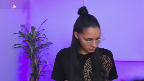 Snapshot of macarenasmith1 chatting on December 4, 11:08 am macarenasmith1 online show from December 4, 11:08 am