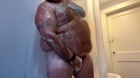 Snapshot of macdaddy512 chatting on October 1, 11:05 am Macdaddy512 online show from October 1, 11:05 am