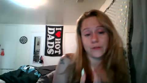 Snapshot of maceyloves chatting on May 26, 12:06 am maceyloves online show from May 26, 12:06 am