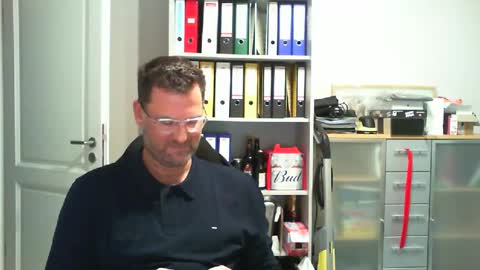 Snapshot of macfly67 chatting on December 3, 8:17 pm macfly67 online show from December 3, 8:17 pm