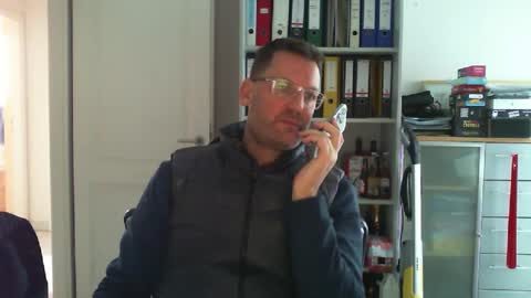 Snapshot of macfly67 chatting on December 18, 10:19 am macfly67 online show from December 18, 10:19 am