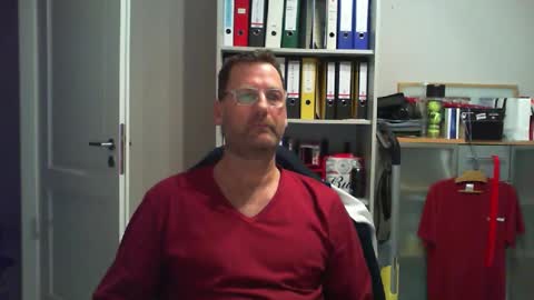 Snapshot of macfly67 chatting on February 19, 3:28 am macfly67 online show from February 19, 3:28 am