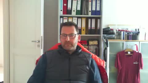 Snapshot of macfly67 chatting on February 28, 12:31 pm macfly67 online show from February 28, 12:31 pm