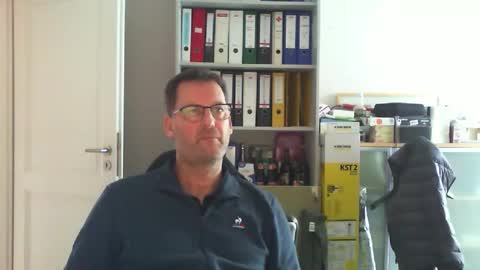 Snapshot of macfly67 chatting on October 31, 12:50 pm macfly67 online show from October 31, 12:50 pm