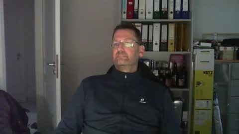 Snapshot of macfly67 chatting on November 8, 3:34 pm macfly67 online show from November 8, 3:34 pm