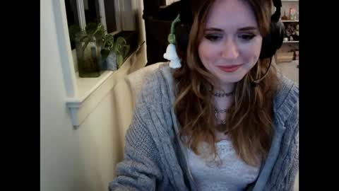 maia online show from April 10, 4:17 am